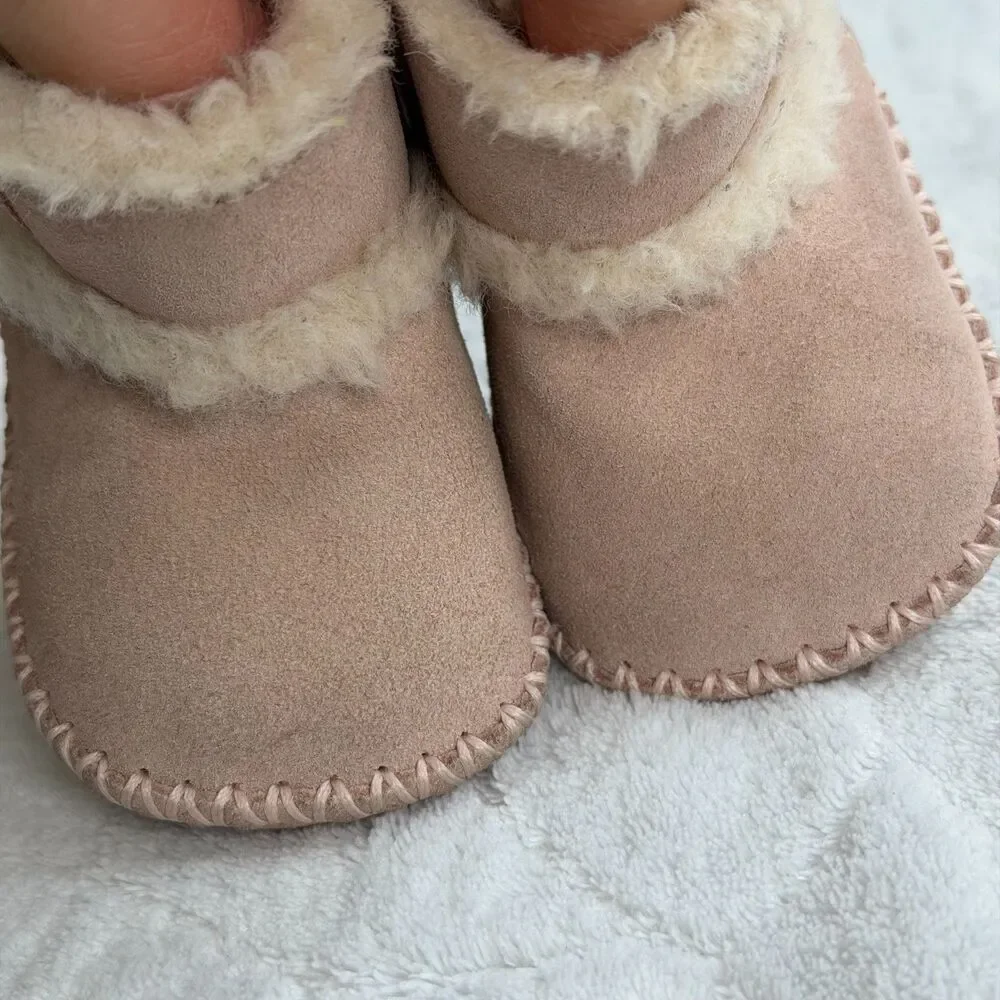 UGG Size 0/1 Lemmon Infant‎ Girl Baby Pink Suede & Sheepskin Bootie (0-6 Months)